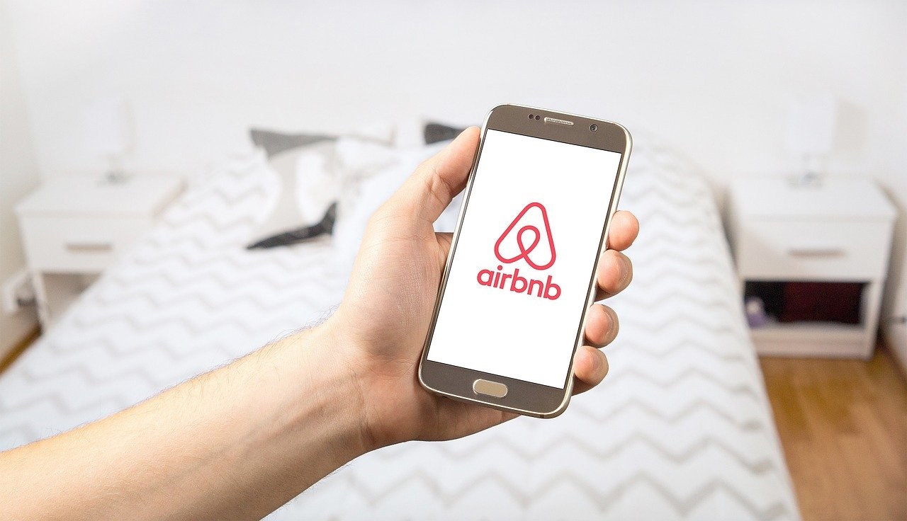 sous location airbnb plateforme locataire interdit illicite sanction préjudice avocat